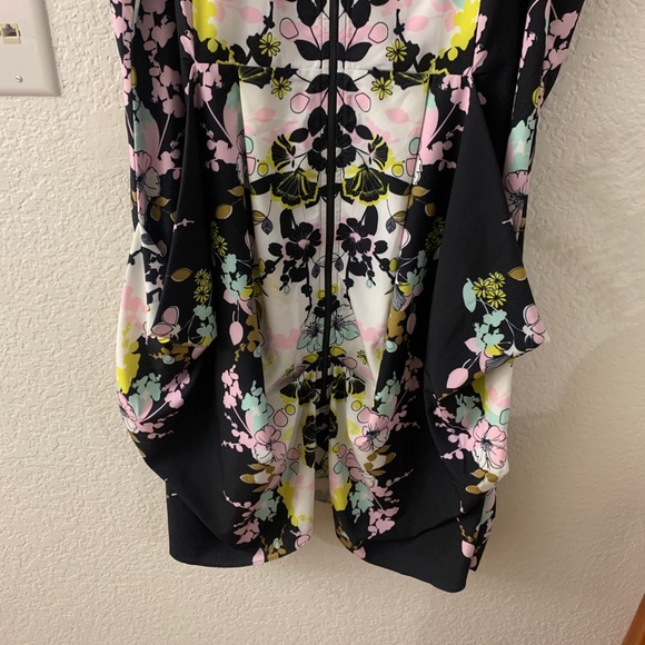 City Chic Floral Dress - Picture 4 of 9